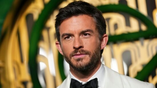 Jonathan Bailey: Wicked and Bridgerton actor opens up on the struggles of fame – and potential parenting plans | Ents & Arts News