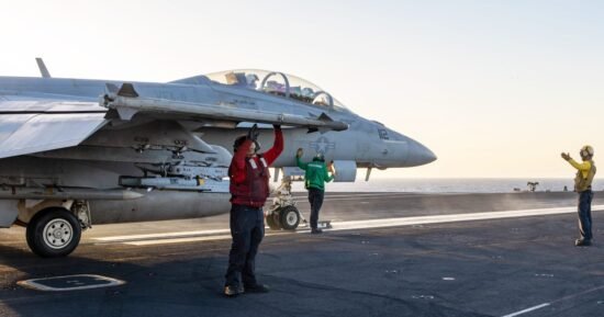 Former national security officials say air strike plans shared with journalist were classified