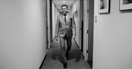 Bill Owens, executive producer of 60 Minutes, resigns