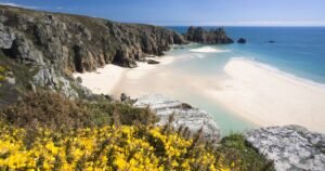 The incredible 11-mile walk from pretty seaside town to one of UK’s best beaches