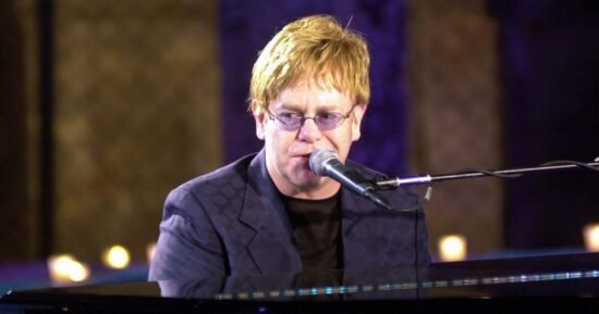 Elton John revealed one ‘incredible’ book that he absolutely loved – ‘Touched me deeply’ | Books | Entertainment