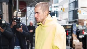 Justin Bieber Slams the Paparazzi, Says He Refuses to Leave L.A.