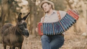 Willi Carlisle Announces New Album ‘Winged Victory’
