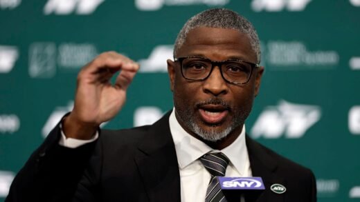 Jets coach avoids Aaron Rodgers drama on NFL Draft night