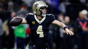 Derek Carr’s season in jeopardy after latest injury: report