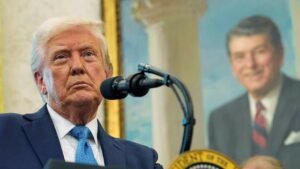 Trump faces criticism from NHL legend over Russia missile attack