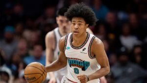 Grizzlies’ Jaylen Wells stretchered off court vs Hornets