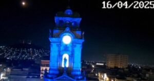 Bright object falls from space and lights up skies over Mexico’s capital