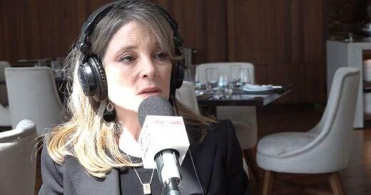 Marianne Williamson calls for reparations to be paid to descendants of slaves