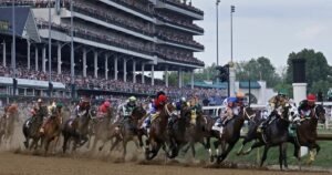 Which horse is the favorite to win the 2025 Kentucky Derby?