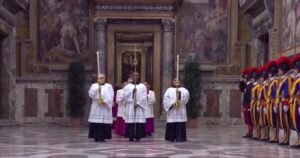 Cardinals walk to Sistine Chapel for first vote on new pope