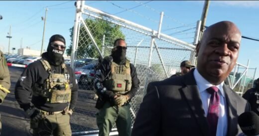 Newark mayor in custody after allegedly trespassing at ICE facility