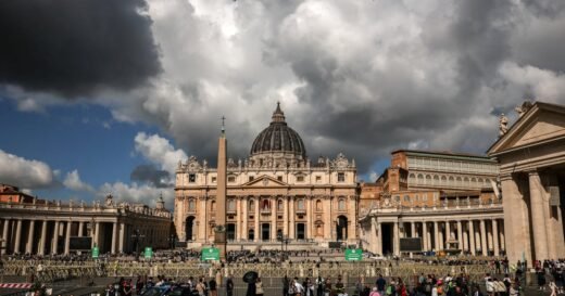 2025 conclave continues for a second day as cardinals resume voting to pick a new pope