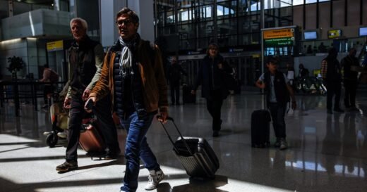 How to navigate Newark airport amid delays and outages