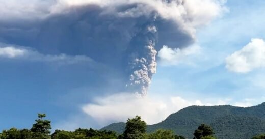 Indonesia raises alert to highest level for Lewotobi Laki Laki volcano