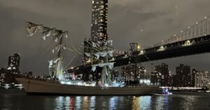 19 hurt as Mexican naval training ship strikes Brooklyn Bridge