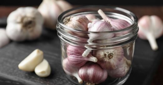 Kardashian-Jenner celeb chef reveals 30p hack to banish garlic smell