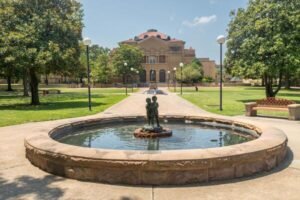 SIU Trains Safety Officers to Respond to Mental Health Crises