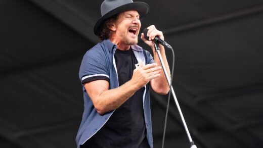 See Pearl Jam Bring Out Peter Frampton at Nashville Concert