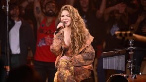 Watch Shakira’s Intimate Performance of ‘Antología’ on ‘Fallon’