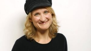 Jill Sobule, Singer of 1995 ‘I Kissed a Girl,’ Dead at 66
