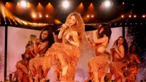 Singer Reveals Surprises for U.S. Leg