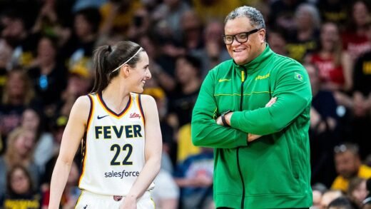 Caitlin Clark receives compliments from Team Brazil head coach