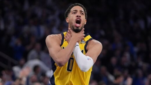 Knicks choke huge 4th quarter lead to Pacers in Game 1 of Eastern Conference Finals
