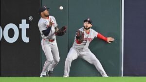 MLB news: Red Sox outfielders combine for miraculous catch on home run robbery