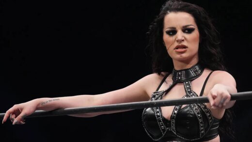 Ex-WWE, AEW star warns fans after bizarre encounter during photo-op