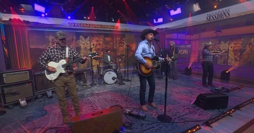 Saturday Sessions: Turnpike Troubadours perform “On The Red River”