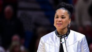 Dawn Staley discusses move from Temple to South Carolina, rejecting SEC team