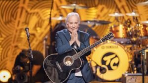 Stuns With ‘Quiet Celebration’ Show in New York