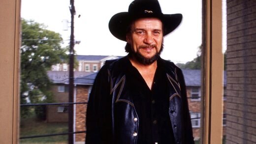 Hear Waylon Jennings’ Tender Cover of Fleetwood Mac’s ‘Songbird’