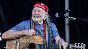 Willie Nelson’s ‘Living in the Promiseland’ Is a Pro-Immigrant Message