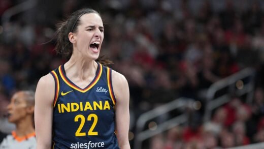 Caitlin Clark hits three 3-pointers in 38 seconds in return against Liberty