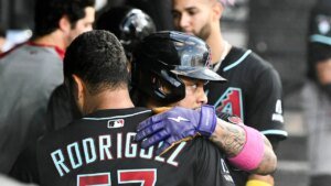Diamondbacks’ Ketel Marte cries on field after fan’s comments about late mother