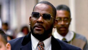 R Kelly rushed to hospital after prison ‘overdose’ plot, his lawyers say | US News