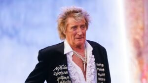 Sir Rod Stewart ‘devastated’ after cancelling more US concerts as he recovers from flu | Ents & Arts News