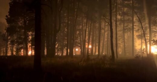 Dry conditions fueling dozens of wildfires across western U.S.