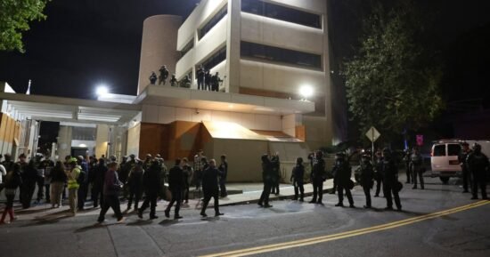 Judge temporarily blocks use of National Guard in Portland