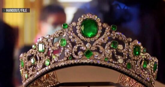 Thieves stage daring daytime jewel heist at Louvre