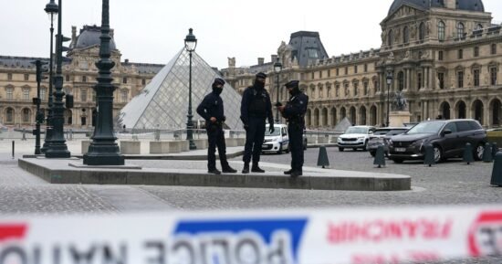 Louvre reopens after jewel heist as police search for thieves