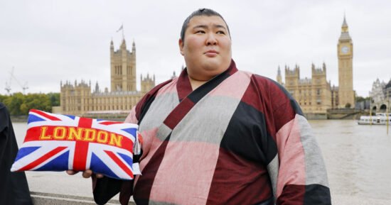 Sumo wrestlers slam into London for the first time in decades
