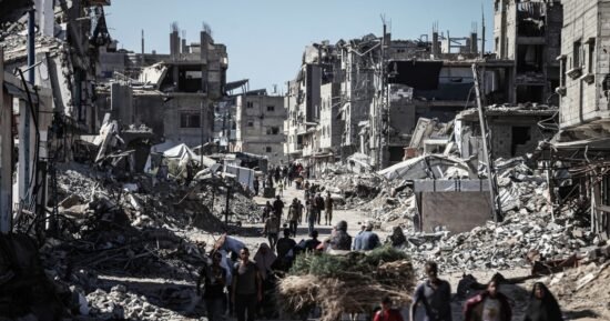 Israel and Hamas trade blame as return of bodies threatens Gaza ceasefire