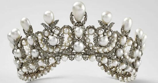 What was stolen from the Louvre? Police hunt thieves after daring daytime heist