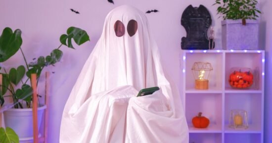 Brits are so spooked by sending messages they spend an hour a day deci