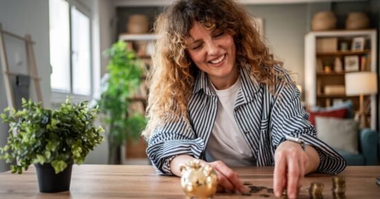 Woman in twenties shares 5 money rules which have helped her save £77k | Personal Finance | Finance