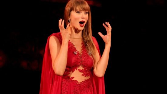 Taylor Swift Reacts to Backstreet Boys and ‘Life of a Showgirl’ Mashup