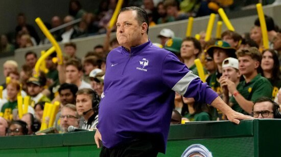 College basketball news: Tarleton State’s Billy Gillispie under investigation